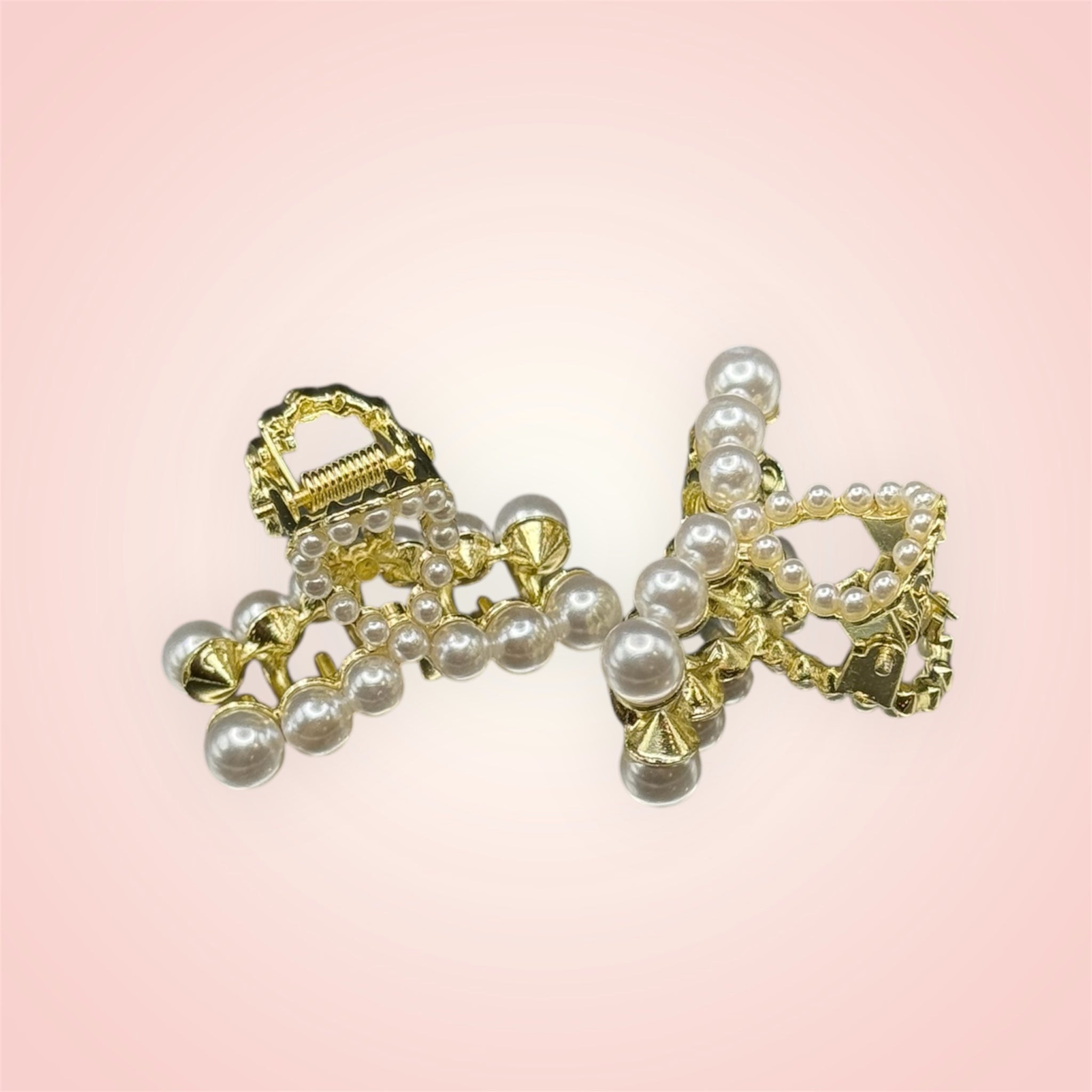 Small pearl hair clip